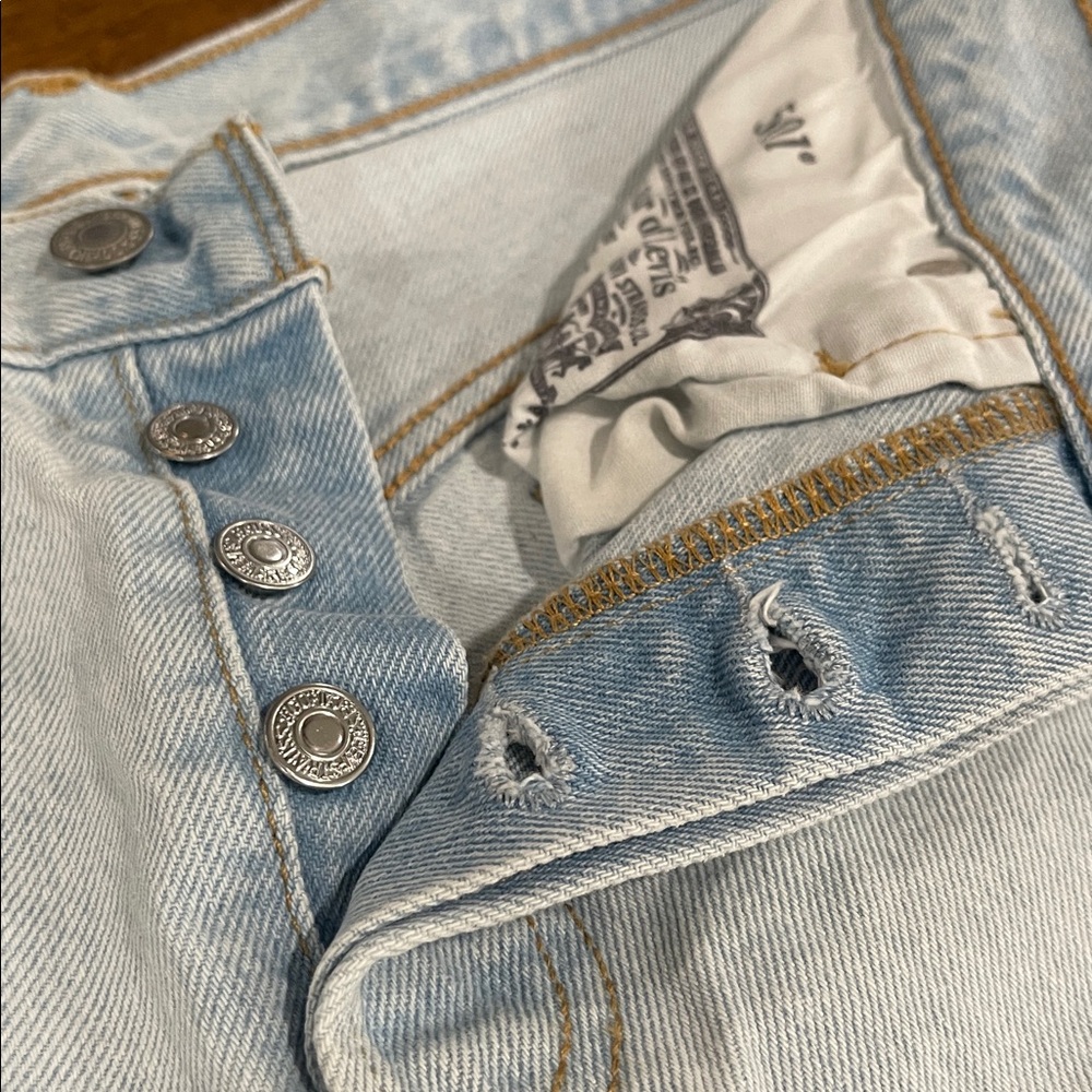 Levi’s 501 Mid Thigh Cutoff Denim Jean Shorts light wash blue button fly sz 27 - Picture 12 of 13